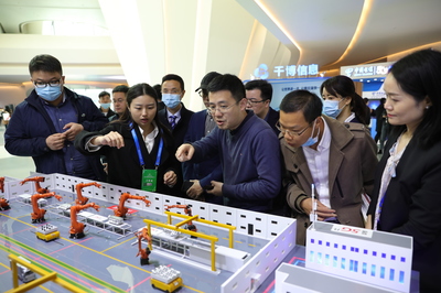 湖南聯(lián)通5G智慧科技亮相2020年世界計(jì)算機(jī)大會(huì)，引領(lǐng)信息科技新未來